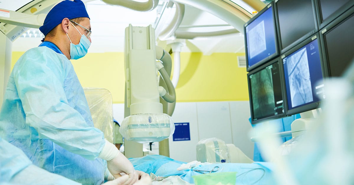 angiografia-sendo-realizada angiografia sendo realizada