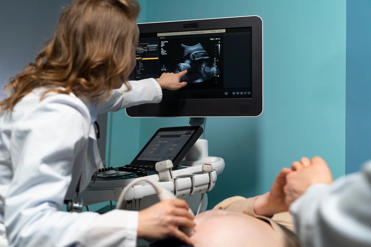 exame de ultrassom morfológico em andamento