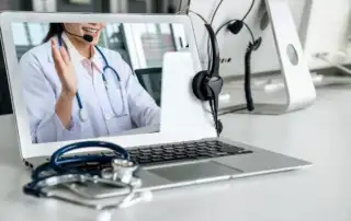 medicos utilizando a telemedicina 2-0