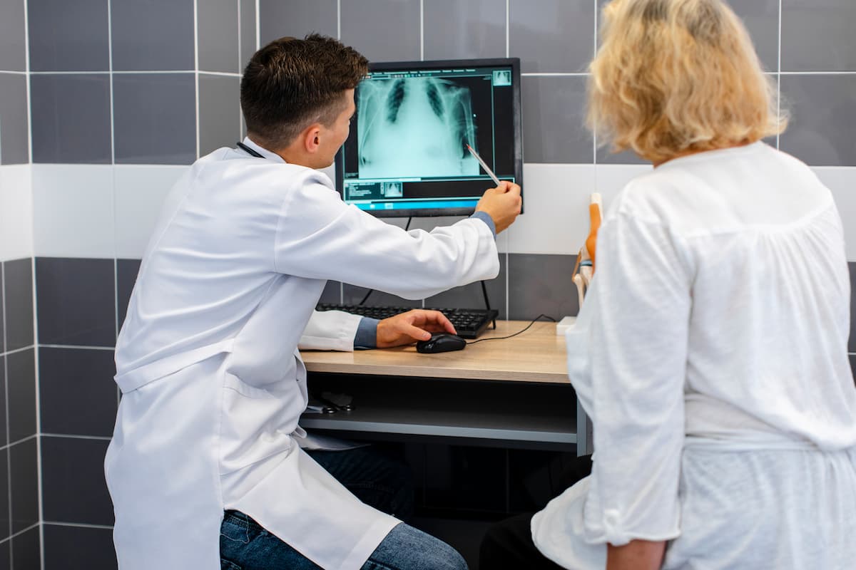medico orientando a implantação da telerradiologia medico orientando a implantação da telerradiologia