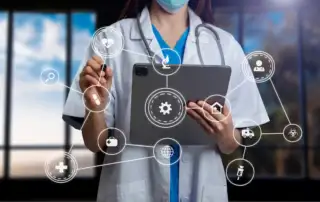 radiologista utilizando sistema de radiologia otimizado